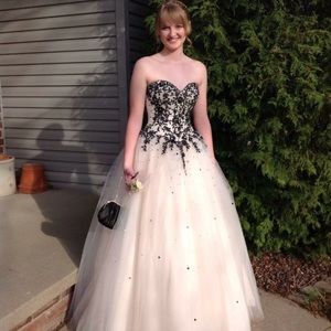 Like New Beautiful Prom Dress!